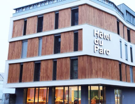 hotel ext - Hôtel du Parc à Lons-le-Saunier